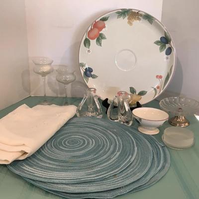 Chip And Dip Set And Assorted Decor