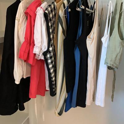 Lot Of 14 Womens Tops Size Medium 