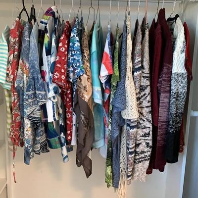 Lot Of 20 Misc Womens Tops 