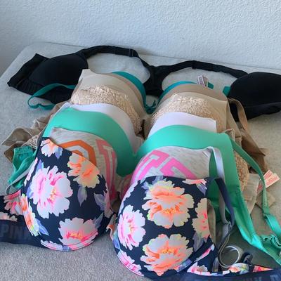 Lot Of 8 Pink And Victoria Secrets Bras 36D