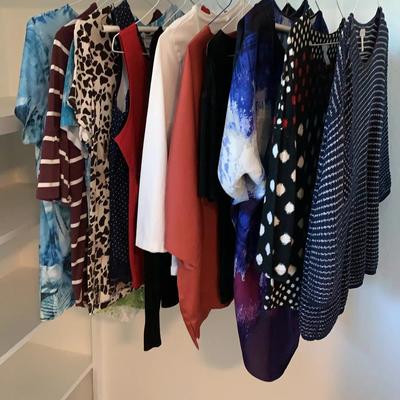 Lot Of 14 Womens Tops Size 9