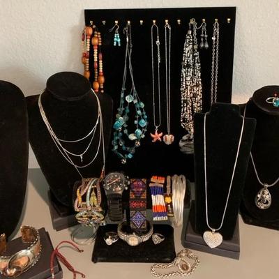 Lot B Costume Jewelry Necklaces Bracelet Rings Sz 6-7 Earrings