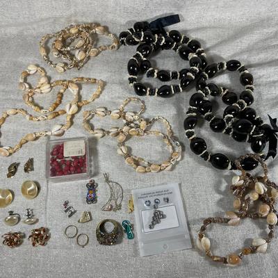 Lot Of Various Pieces Of Jewelry
