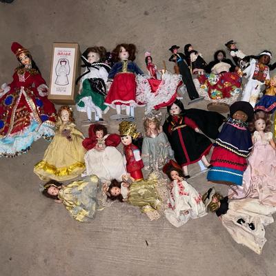 Lot Of Vintage Dolls 
