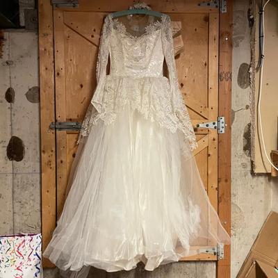 Vintage 1960s Wedding Dress