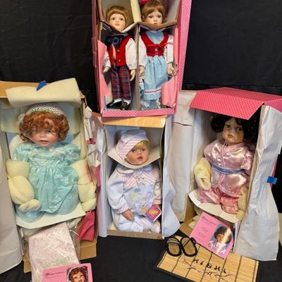 RJ505 - Paradise Galleries Dolls in original boxes