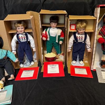 RJ526 - The Ashton – Drake Galleries, Set Of Five Dolls. Four Boxed.