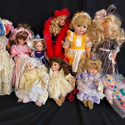 RJ326 - Fancy And Musical Dolls