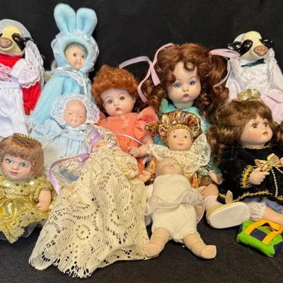 RJ524 - Eclectic Porcelain Group Of Small Dolls and Figurines