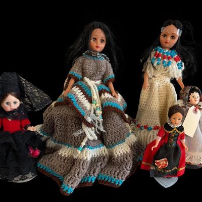 RJ320 - Spanish Dolls