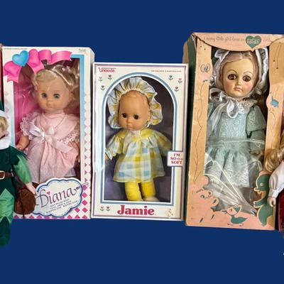 RJ112 - 5 Boxed Dolls