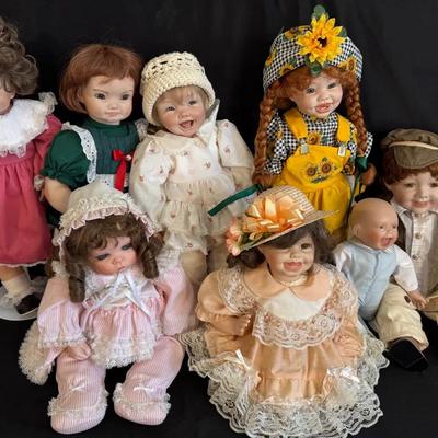 RJ535 - Dolls With Animated Expressions, Approximately 11 - 23” Tall