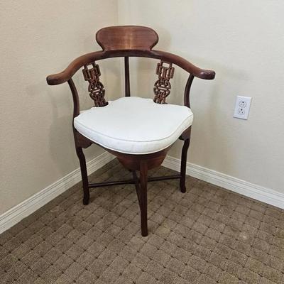 Chinese Corner Chair 