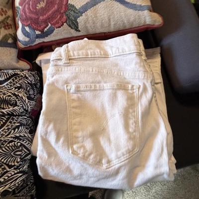 Sale Photo Thumbnail #190