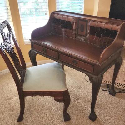 Georgeous Chippendale Desk With Chair