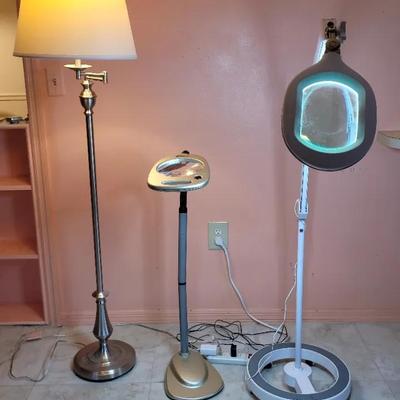2 Magnifier Lights And A Floor Lamp