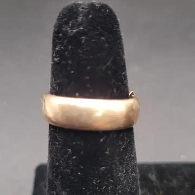 14k Gold Lovers Hug Ring