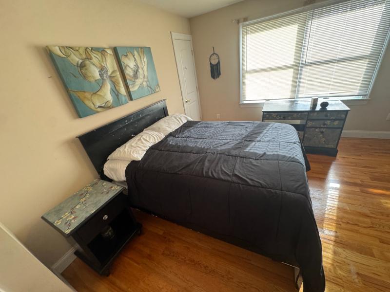 Sale Photo Thumbnail #176