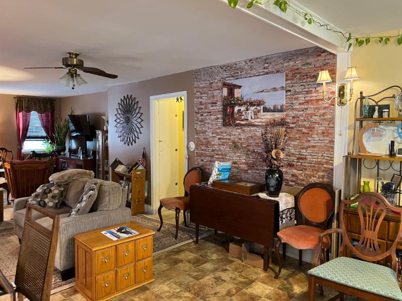 Sale Photo Thumbnail #4