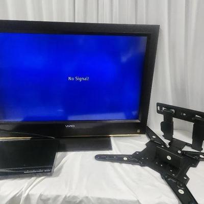 Visio 32" Television, Sony DVD Player & TV Wall Mount