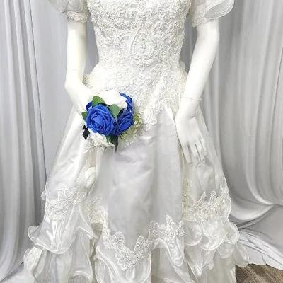 White Lace Ball Gown Wedding Dress Size 4 Sweetheart Neckline Beading And Lace