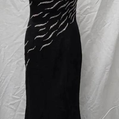 Nadine Formal Dress Size 5 Black With Shiny Beading