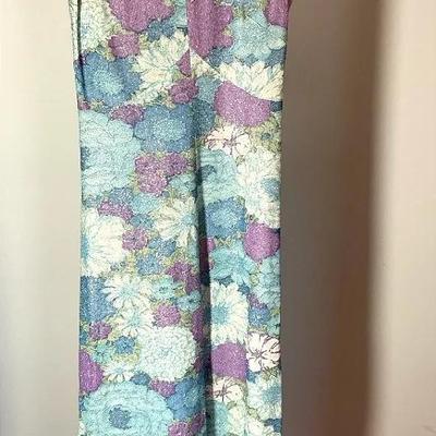 Plaza Square Sleeveless Floral Maxi Dress – 1960s Style