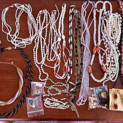 Large Mixed Costume Jewelry Lot – Necklaces, Earrings & More