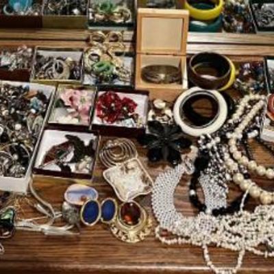 Sale Photo Thumbnail #93