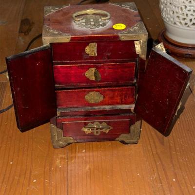 Sale Photo Thumbnail #150