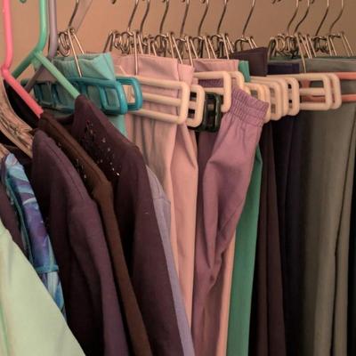 Sale Photo Thumbnail #20: Women's clothes/slacks