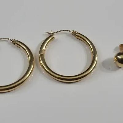 14K Gold Hoop And Ball Earrings 