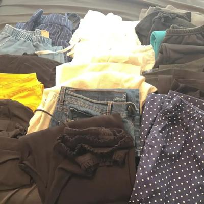 Women’s Capris, Pants & Sweatpants – Sizes S to XL