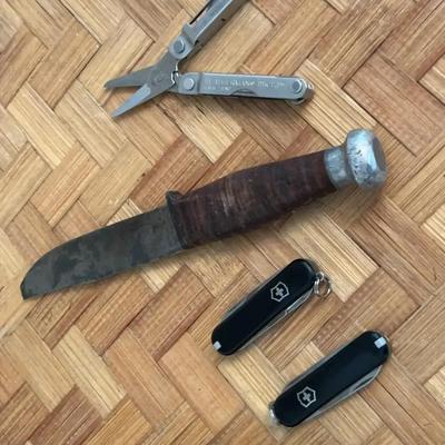 Utility Knife Collection with First Call Knife