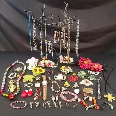 Colorful Jewelry With Stand