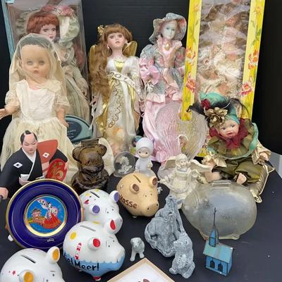 Collectible Dolls, Figurines & Decorative Items