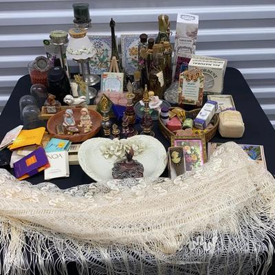 Vintage-Style Perfume Bottles & Decorative Vanity Collection