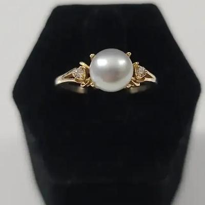 14K Diamond Pearl Ring