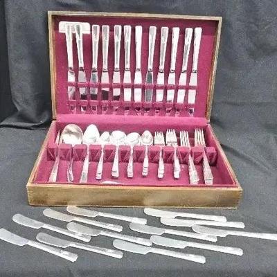 Prestige Silver-Plated Flatware Set in Presentation Chest