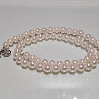 Tiffany & Co. Cultured Pearl Necklace – Marked 750 (18K) ($1,000 to $1,800 Value)