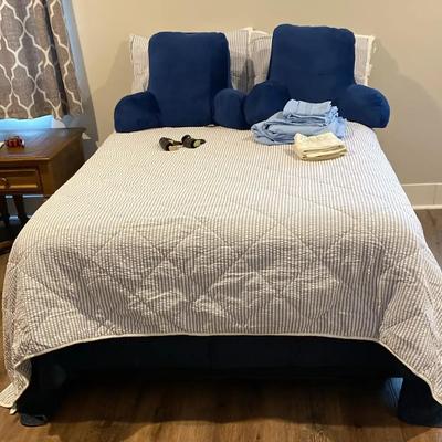 Sealy Pillow Top Queen Bed, Mattress & Bedding