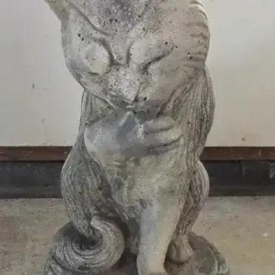 Stone Cat Garden Sculpture