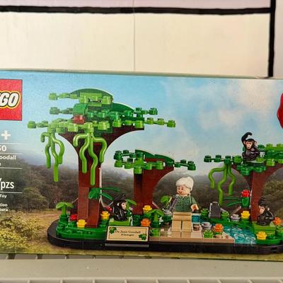 LEGO 40530 Jane Goodall Tribute building set