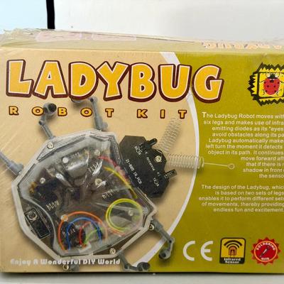 Sealed Elenco 21-885 LadyBug Robot Kit