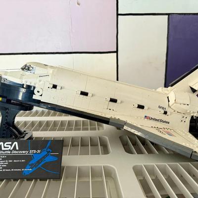 LEGO Icons NASA Space Shuttle Discovery (10283)