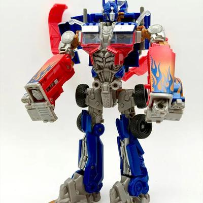 Takara Tomy DA-32 Ultimate Optimus Prime Transformer