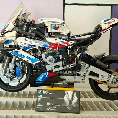LEGO Technic BMW M 1000 RR set (42130)