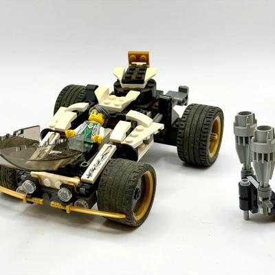 LEGO Ninjago Nya's car from the Nindroid MechDragon set (70725