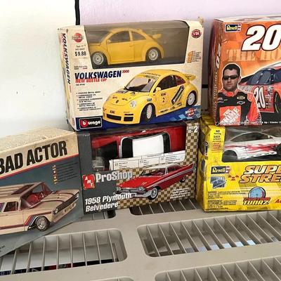 (5) Model Cars NASCAR, 1958 Plymouth Belvedere, Bburago Volkswagen 2000 Beetle Die-Cast Metal Kit
