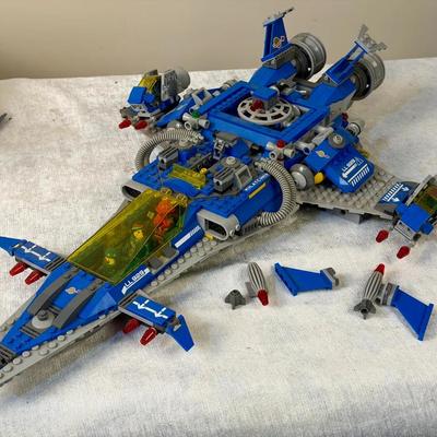 LEGO Benny's Spaceship
